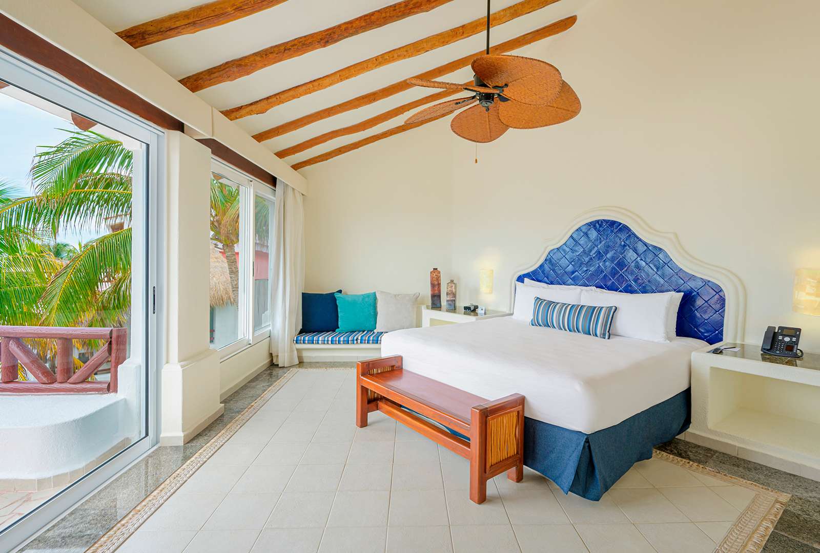 PENTHOUSE PASSION SUITE PLUNGE POOL