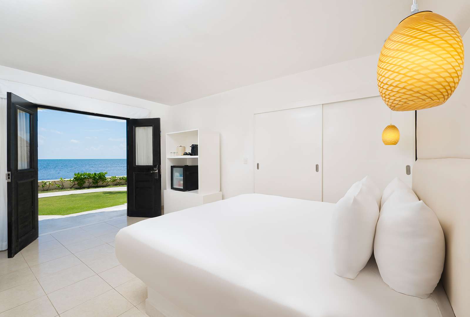 DELUXE OCEAN VIEW