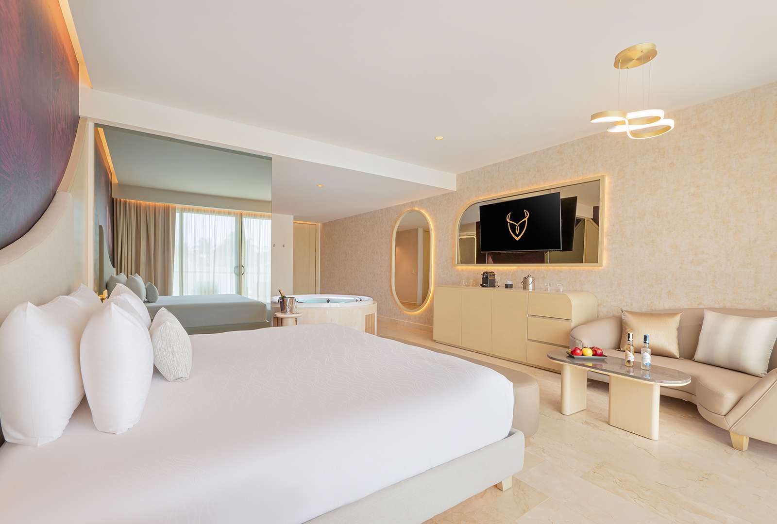 SEDUCTIVE POOL-VIEW JACUZZI SUITE